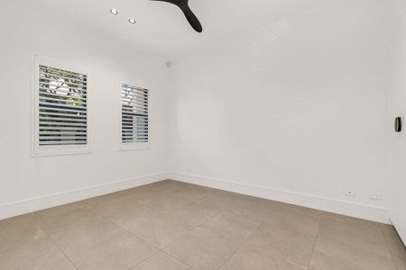 Brand New Designer Residence in the Heart of Newtown - Photo 4