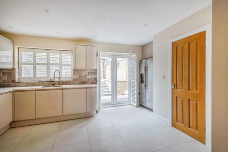 Cambridge Road North, London, W4 4AA - Photo 5