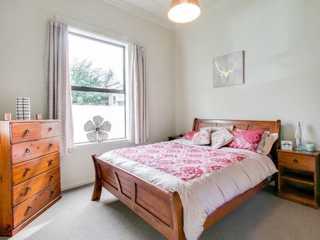 Charming 3BR Bluff Hill Home! - Photo 3