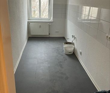 Neu renovierte und geräumige 2 Raum Wohnung - Foto 2