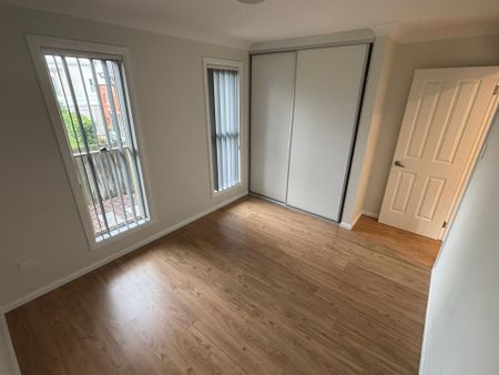 Deposit Paid @ $750 pw - Immaculate Private 2 Bedroom Villa - Photo 3