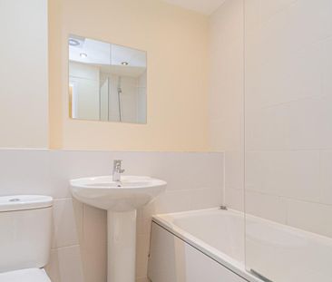 Doulton Close, The Heath, Warrington, WA4 - Photo 3