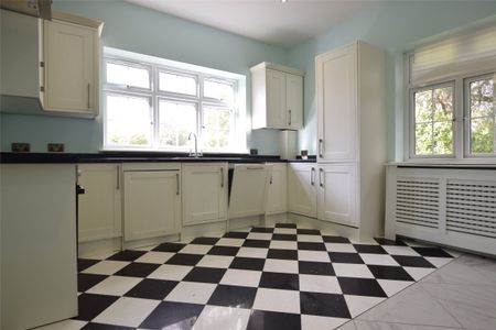 Culverden Down, Tunbridge Wells, Kent, TN4 - Photo 4