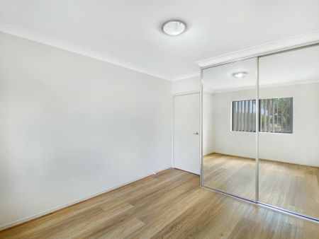 Perfectly Located 2 Bedroom Apartment! - Photo 4