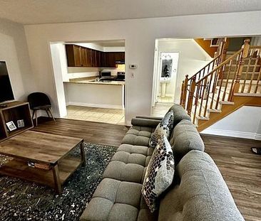 For Lease - 812 Fowles Court, Milton, Ontario - Photo 3