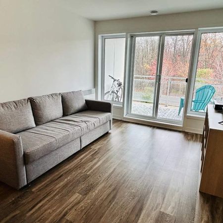 Cession de bail Longueuil - 3 1/2 (1 ch + bureau) - Lumineux - Plusieurs inclusions - Stationnement - Photo 3