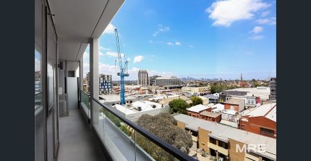 Luxury living meets convenience - Photo 4