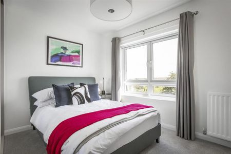 3 bedroom semi-detached house to rent - Photo 5