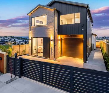 Stylish Fully Fenced 3-Bedroom Home with Sea V... - Photo 2