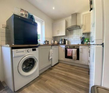 3 bedroom end of terrace house to rent - Photo 6