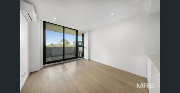 Modern living with resort style facilities - Photo 1