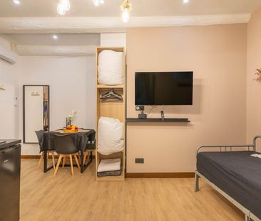 Place Francis Chirat - Photo 2