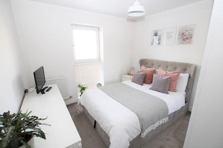 1 bedroom Apartment to let - Photo 3