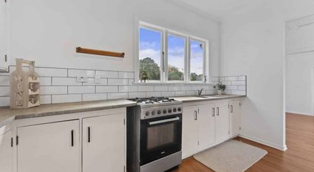 City Centre - 4 Bedrooms - Photo 2