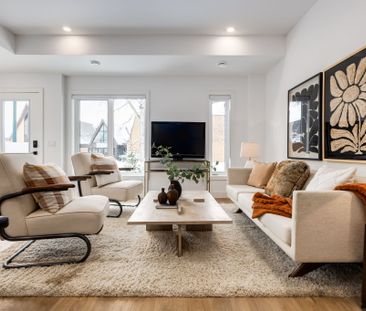 Pet-Friendly Modern 3 Bedroom Townhouse in Capitol Hill - Photo 3