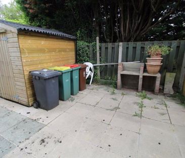 3 bedroom end of terrace house to rent - Photo 6