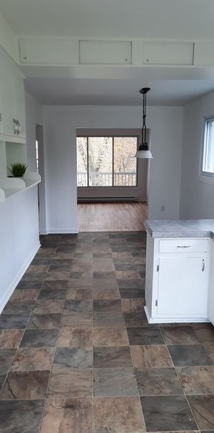 ANJOU 5 1/2 à Louer - Photo 1