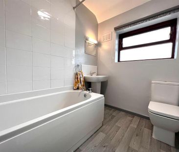 3 bedroom detached house to rent - Photo 6