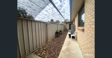 MODERN 2 BEDROOM UNIT ON MURDOCH ROAD - Photo 5