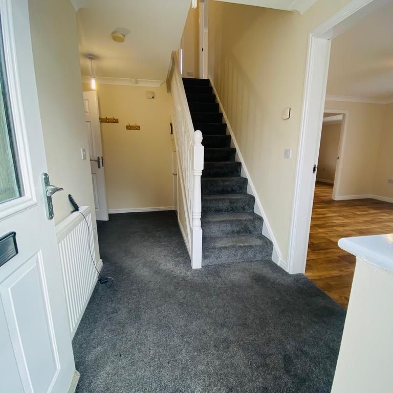 4 bedroom detached house to rent - Photo 1