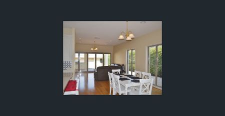 FULLY FURNISHED - CONTACT AGENT FOR AVAILABILITY!! - Photo 2