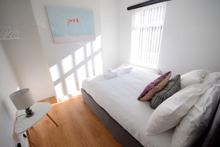 13 Ballygowan Road, BT57LH, Belfast - Photo 4