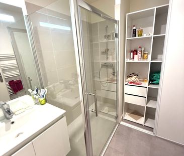 Location Appartement 3 pièces 63m² HYERES 83400 - Photo 3