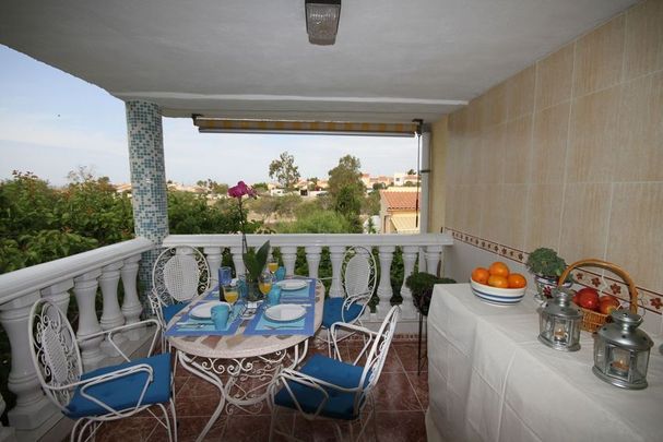 Alquiler de piso en Avenida Juan Carlos I, 66 n - Photo 1