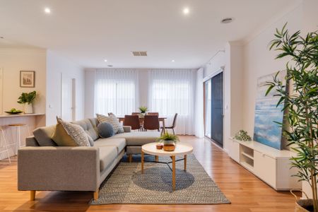 Family Comfort in the Heart of Craigieburn - Photo 3