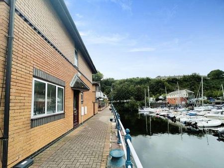 Plas St Pol De Leon, Penarth Marina, Penarth, CF64 - Photo 4