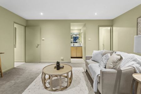 Beautiful Family Home - Photo 5