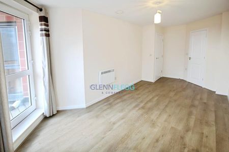 2 bedroom flat to rent - Photo 2