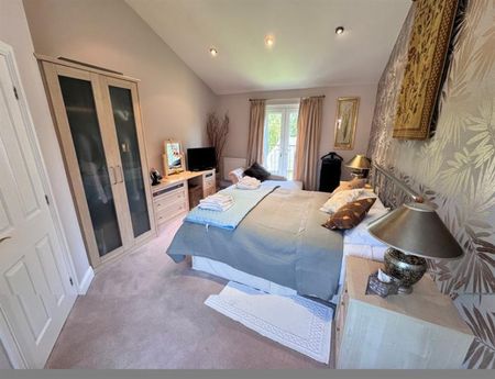 4 Bedroom Detached To Let - Photo 5