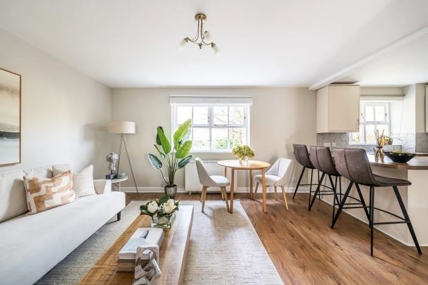 2 bedroom flat to rent - Photo 1