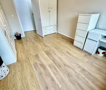 1 Bed Flat, Barley Lane, IG3 - Photo 5