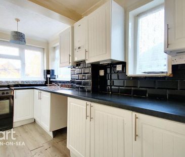 3 bedroom semi-detached house to rent - Photo 6