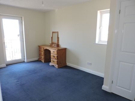 2 bedroom apartment to rent Bermuda Place, Eastbourne, East Sussex, BN23 - Photo 2