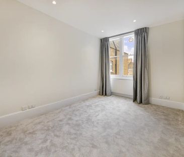 3 bedroom flat in London - Photo 5