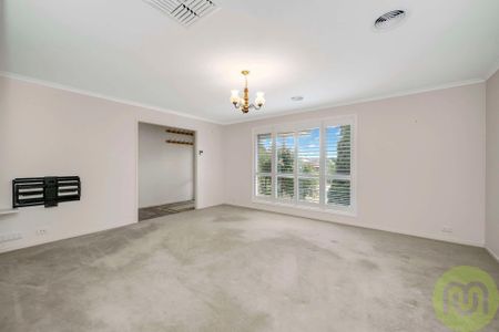 Prime Location! - Photo 3