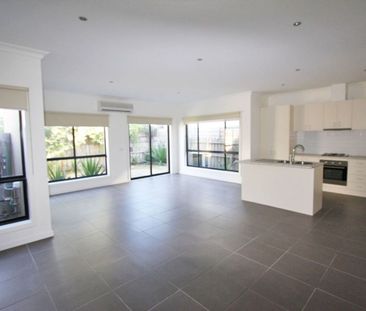 Sons Of The West - Photo 2