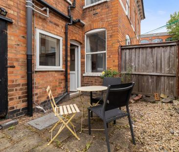 3 bedroom semi-detached house to rent - Photo 5