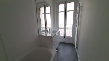 location Appartement F2 DE 72.9m² À PARIS - Photo 2