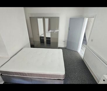 Room in a Shared House, Silverdale Avenue, L13 - Photo 1