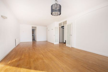 3 bedroom flat to rent - Photo 3