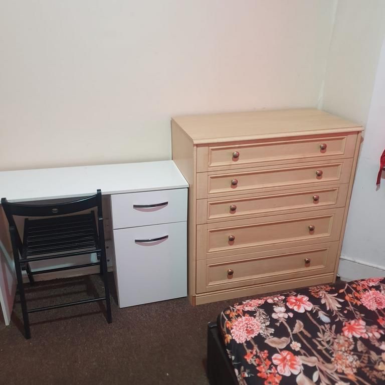 1 bedroom in a flat share to rent - Photo 1