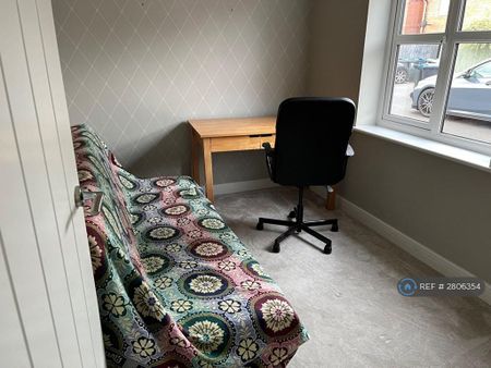 4 bedroom detached house to rent - Photo 5