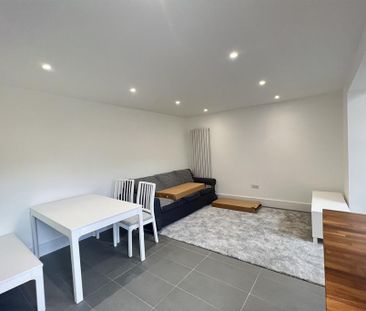 4 bedroom semi-detached house to rent - Photo 1