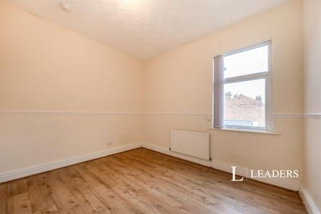 4 bedroom terraced house to rent - Photo 3