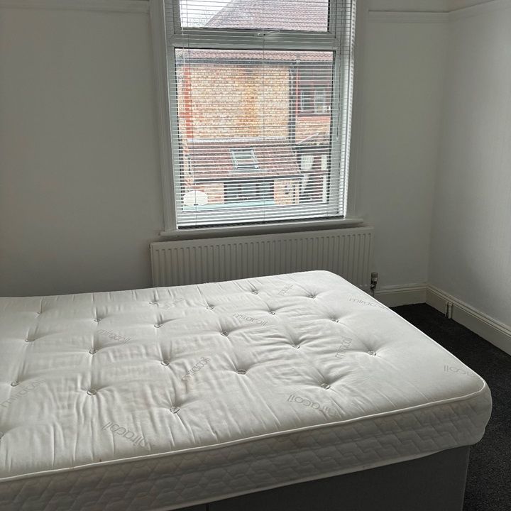 1 Bed Flat, Russell Road, M16 - Photo 1