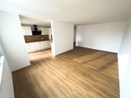 5-Zimmer-Maisonettewohnung, 2 Bäder in Rastatt, Tiefgaragen- und Aussenstellplatz Hobbyraum - Photo 2